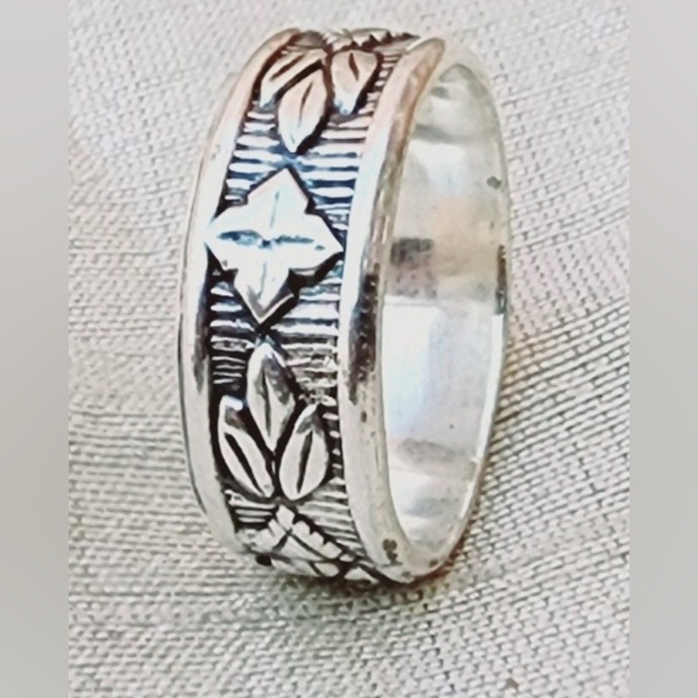 Handmade Flower Pattern Sterling Silver Band Ring